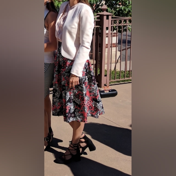 H&M Flare Floral Print Pleated Midi Skirt - Picture 3 of 9